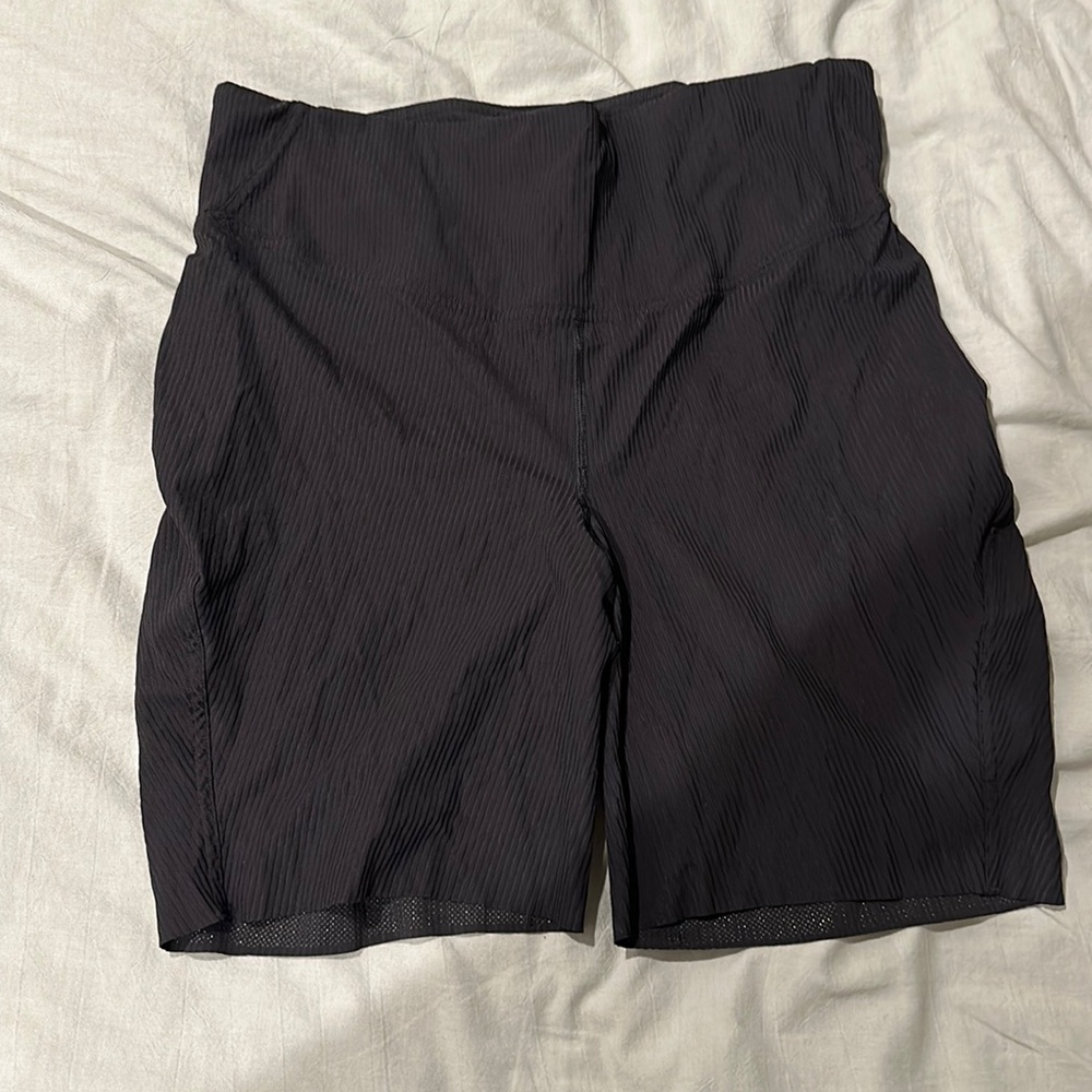 Lululemon size 12/14 ribbed black bike shorts worn